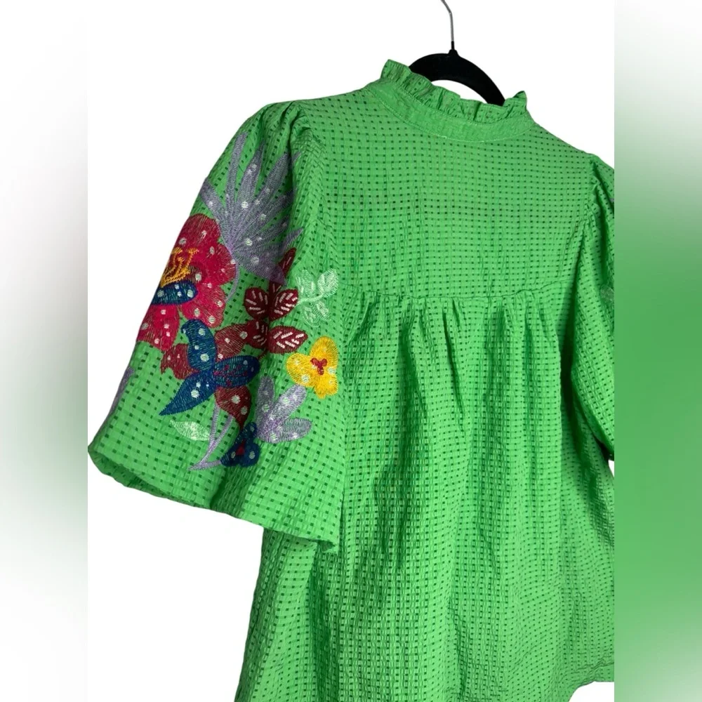 Umgee Seersucker Embroidered Floral Sleeve Green Blouse Size Small - Picture 8 of 11